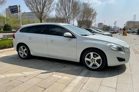中卫二手沃尔沃V60 2013款 T5 智尊版